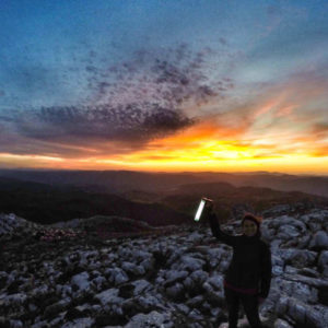 Jeden z niezapomnianych zachodów słońca w górach Montalbo