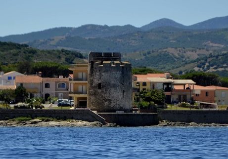 Wieza Aragonska w Santa Lucia