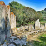 Zamek Pedres i nuragijski grobowiec