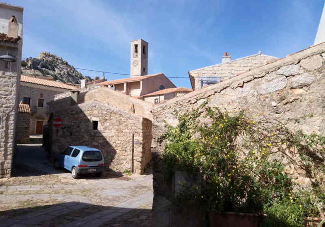 sardynia-gallura-aggius-wycieczki-meoc